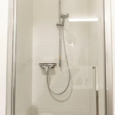 Myroom - Serviced 4*