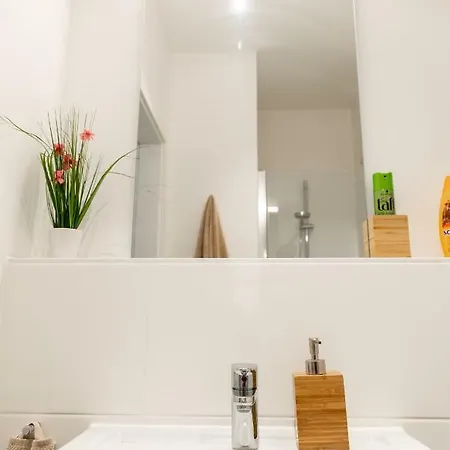 Myroom - Serviced