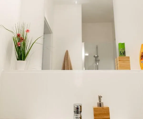 Myroom - Serviced