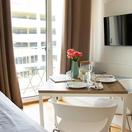 Myroom - Serviced